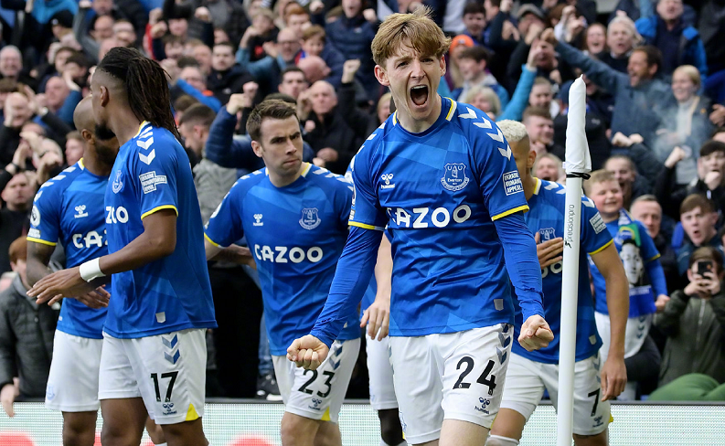 法尔克：拜仁仍在密切关注DV9，同时也对弗兰库利诺-朱感兴趣