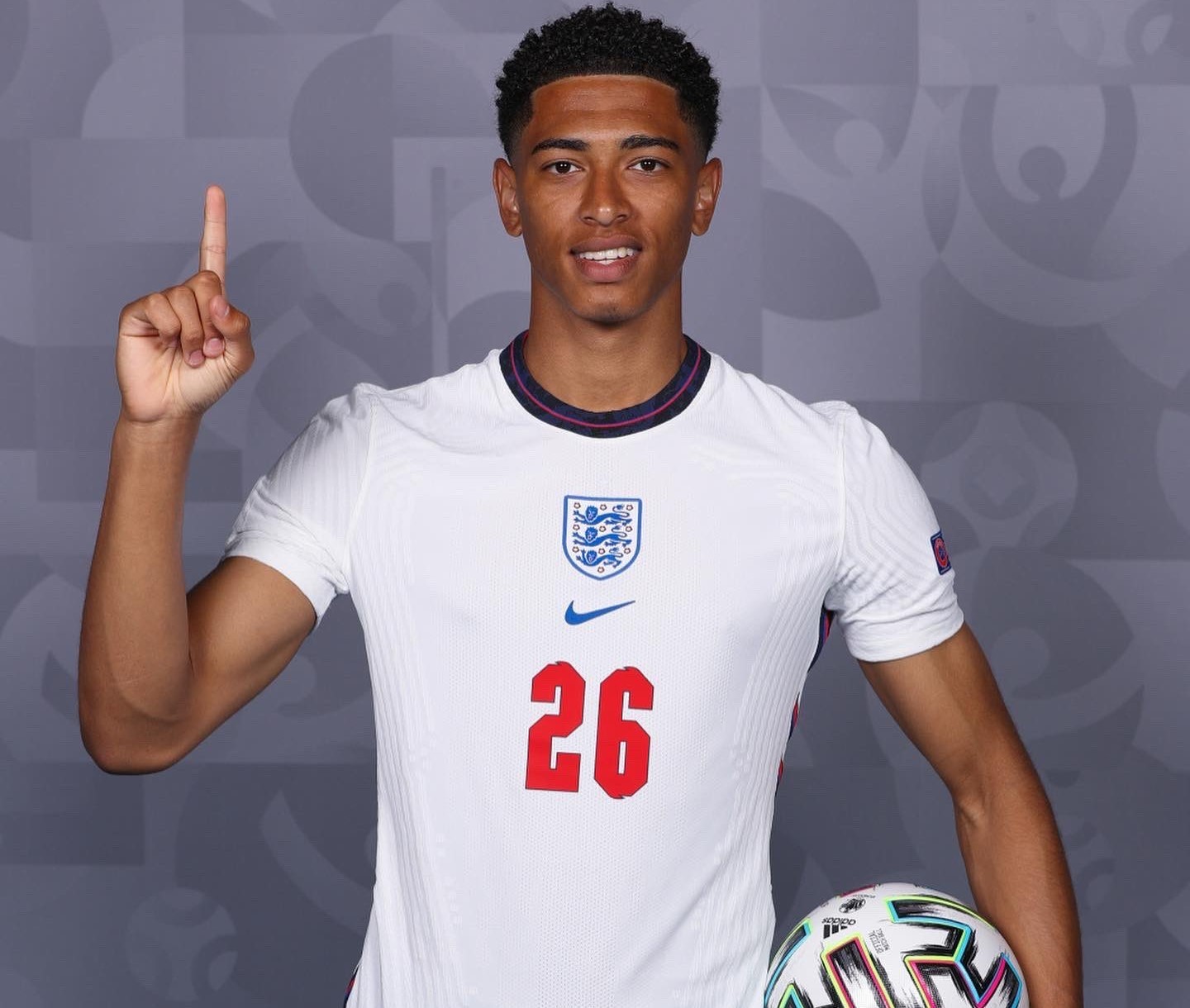 7分钟闪击，为那不勒斯自1989年以来意甲对尤文最快进球