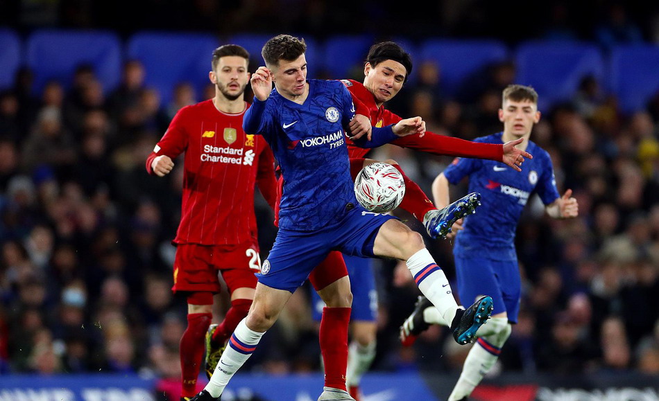 篮球篮网结束连败，全队积极庆祝