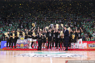 为何胡明轩投篮像“拧麻花”？ 胡明轩投篮因整体发力卡顿