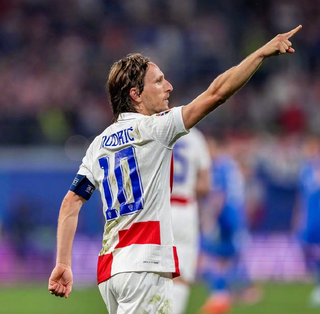 意杯战报：卡斯特罗头球绝杀，博洛尼亚2-1帕尔马